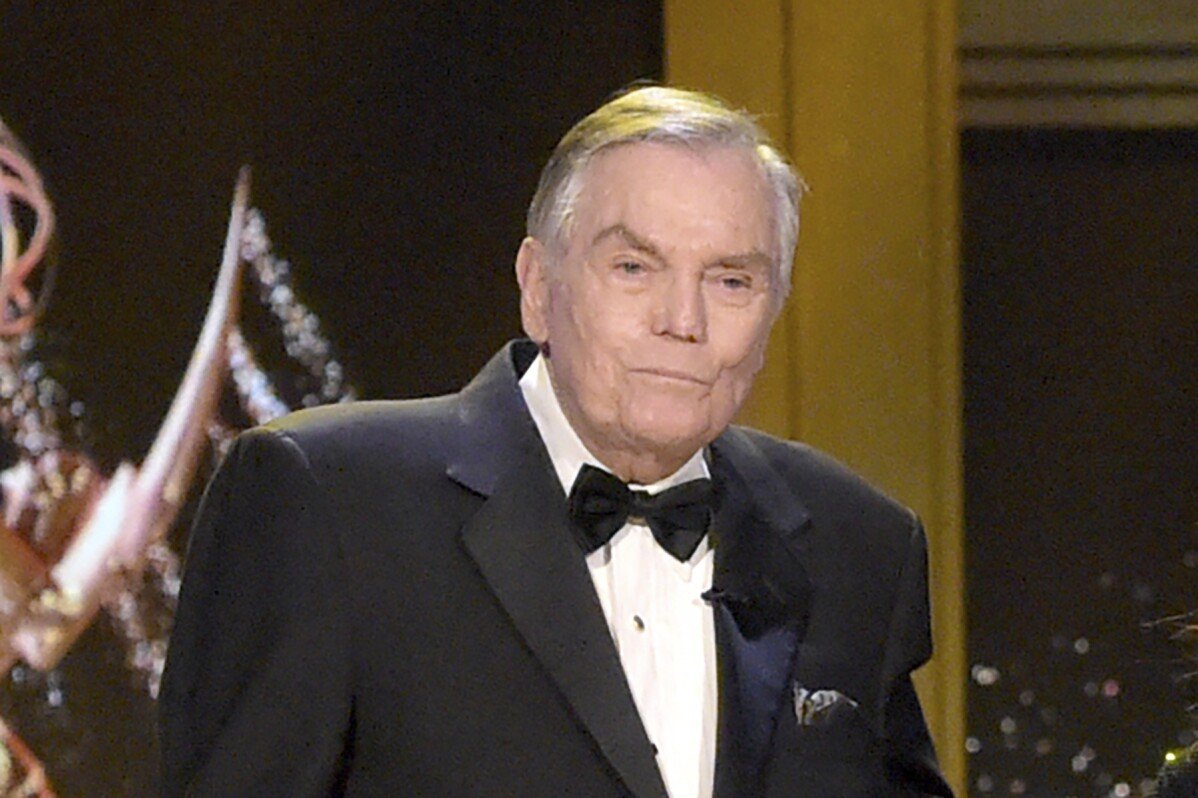 Anfitrião de 'Hollywood Squares' e estrela da Broadway, Peter Marshall, morre aos 98 anos